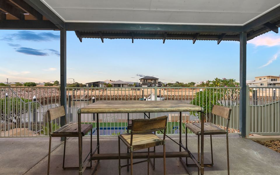 3 Kestrel Place – Pool and Jetty (Max 8m)