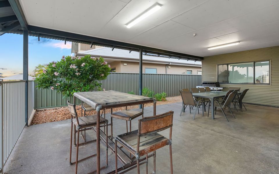 3 Kestrel Place – Pool and Jetty (Max 8m)