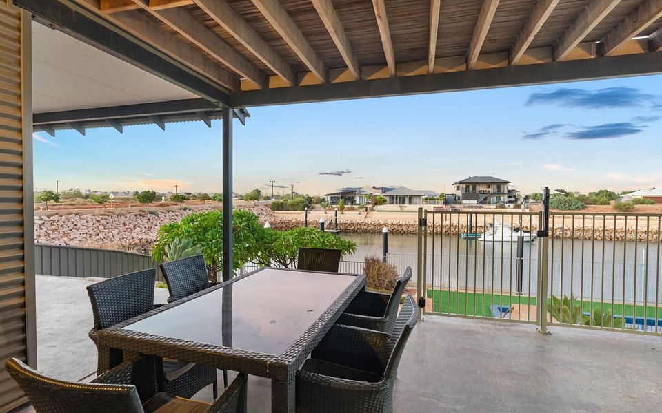 3 Kestrel Place – Pool and Jetty (Max 8m)