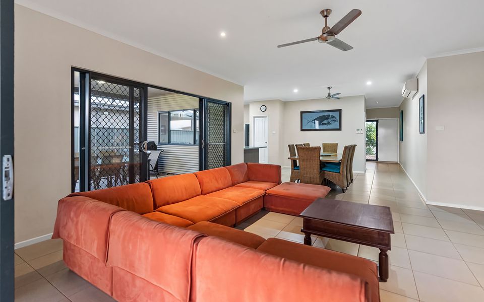 3 Kestrel Place – Pool and Jetty (Max 8m)