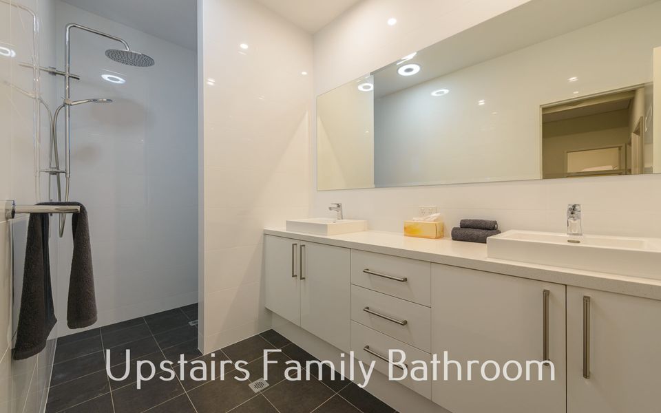 32 Corella Court – Covered Pool and Jetty (Max 15m)