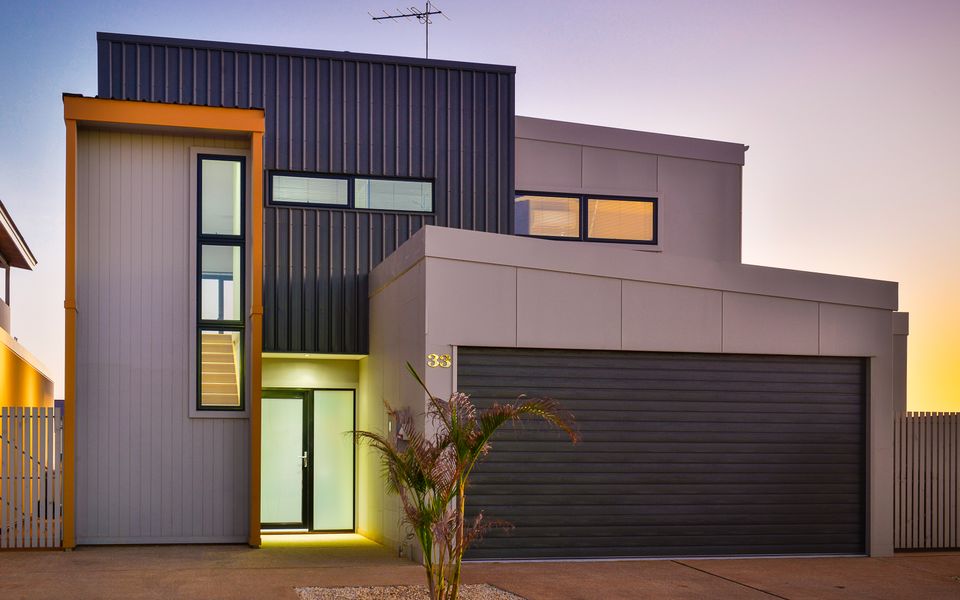 33 Inggarda Lane – 4 Person Spa and Jetty (Max 12m)