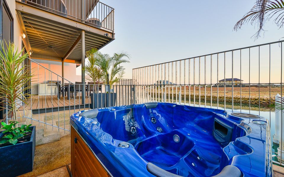 33 Inggarda Lane – 4 Person Spa and Jetty (Max 12m)