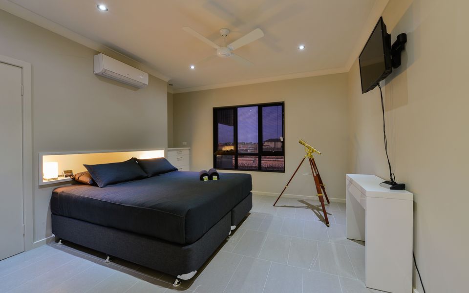 33 Inggarda Lane – 4 Person Spa and Jetty (Max 12m)