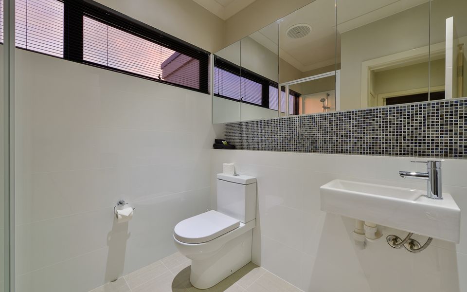 33 Inggarda Lane – 4 Person Spa and Jetty (Max 12m)