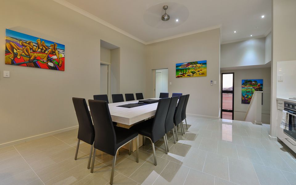 33 Inggarda Lane – 4 Person Spa and Jetty (Max 12m)