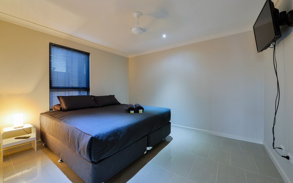 33 Inggarda Lane – 4 Person Spa and Jetty (Max 12m)