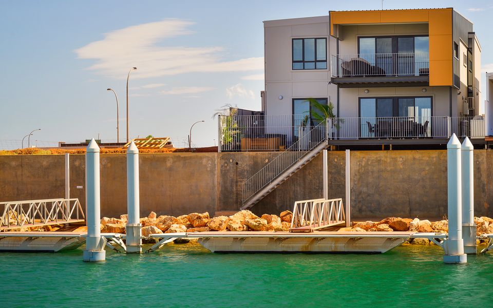 33 Inggarda Lane – 4 Person Spa and Jetty (Max 12m)