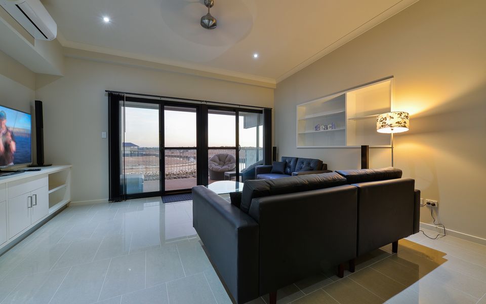 33 Inggarda Lane – 4 Person Spa and Jetty (Max 12m)