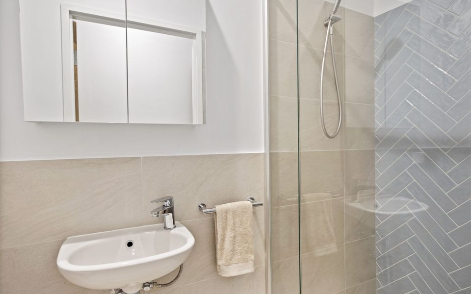 4 Corella Court – Pool and Jetty (12m max)