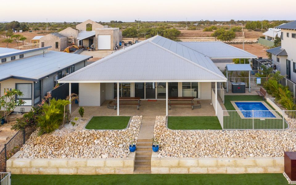 4 Corella Court – Pool and Jetty (12m max)