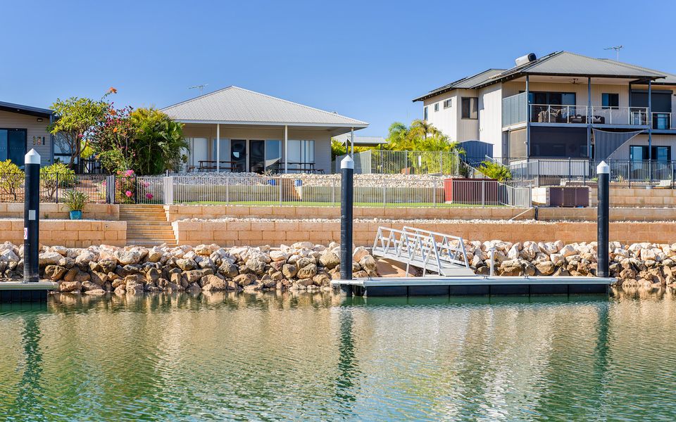 4 Corella Court – Pool and Jetty (12m max)