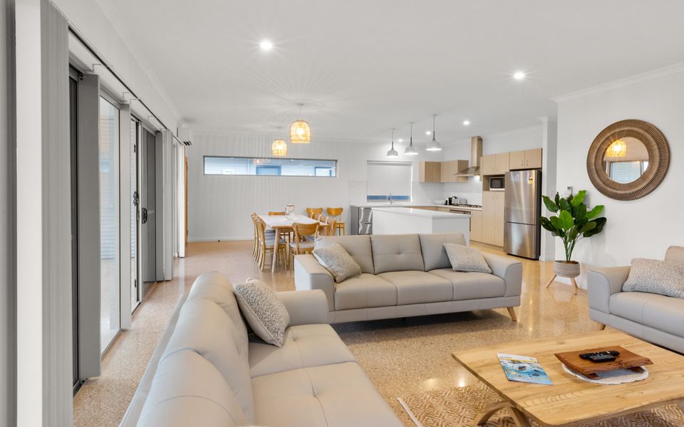 4 Corella Court – Pool and Jetty (12m max)