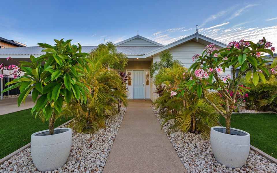 4 Corella Court – Pool and Jetty (12m max)