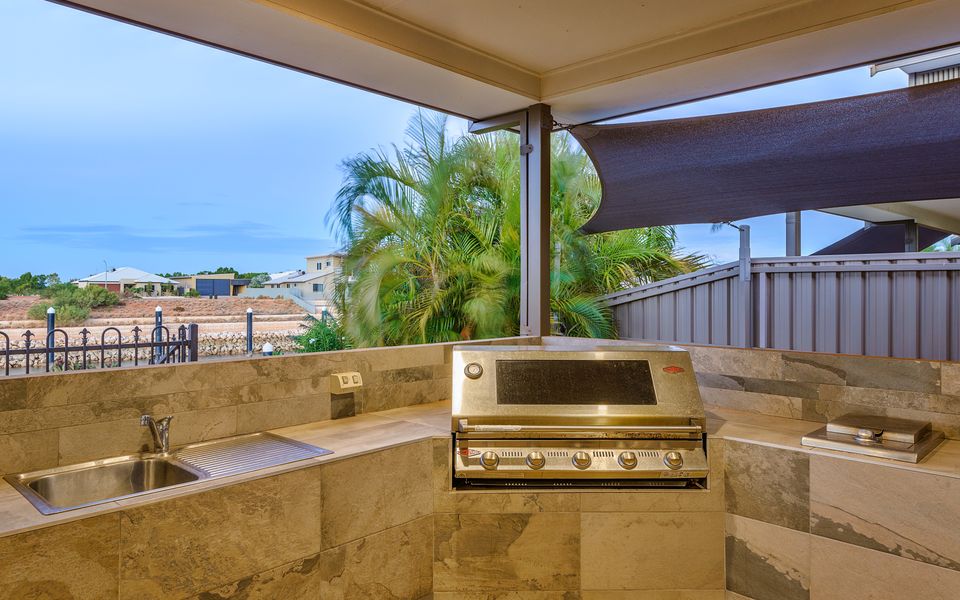 5 Kestrel Place – Pool and Jetty (Max 9m)