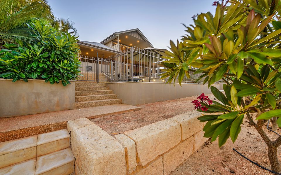 5 Kestrel Place – Pool and Jetty (Max 9m)