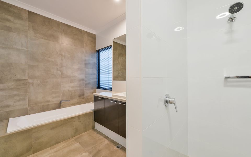 5 Kestrel Place – Pool and Jetty (Max 9m)