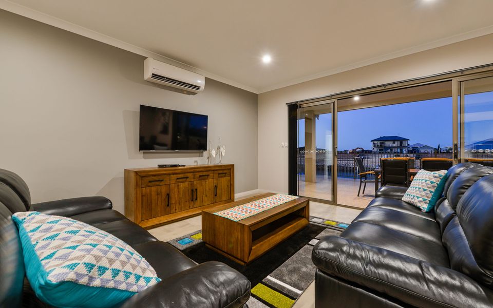 5 Kestrel Place – Pool and Jetty (Max 9m)