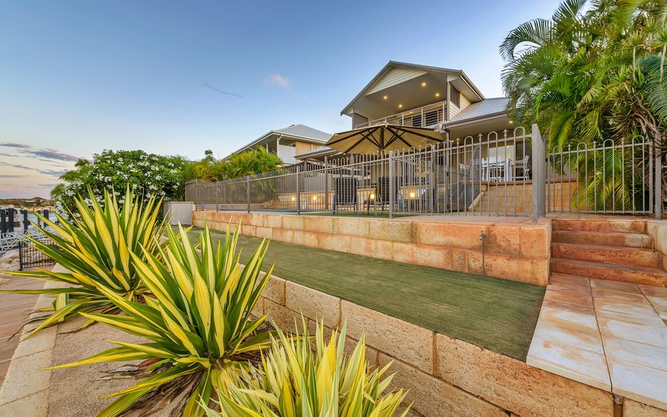 7 Kestrel Place – Pool and Jetty (Max 9m)