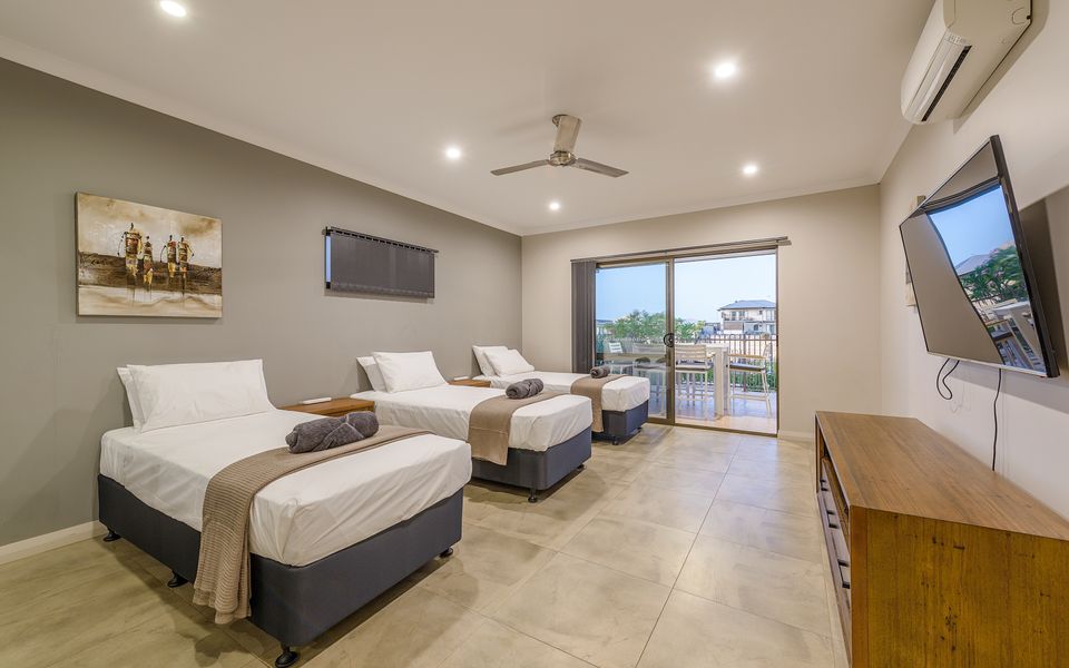 7 Kestrel Place – Pool and Jetty (Max 9m)