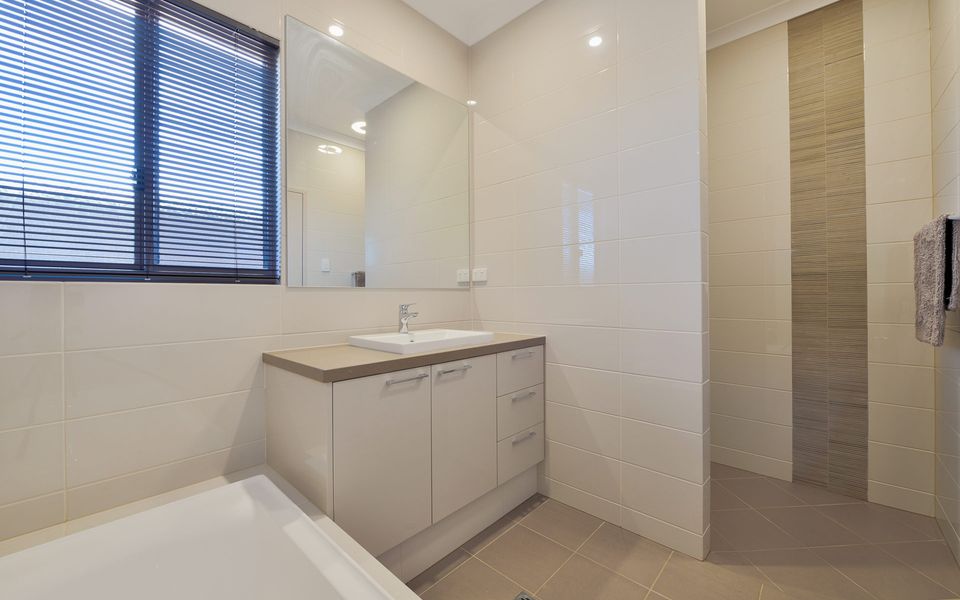 7 Kestrel Place – Pool and Jetty (Max 9m)