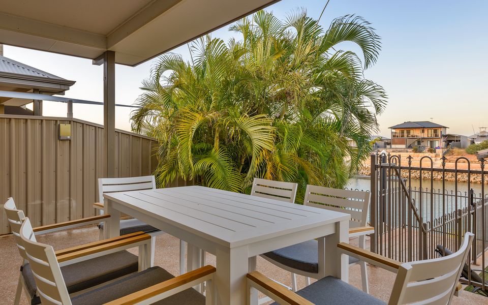 7 Kestrel Place – Pool and Jetty (Max 9m)