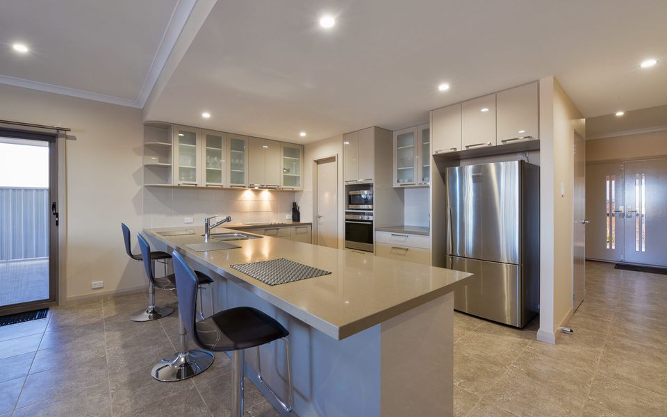 7 Kestrel Place – Pool and Jetty (Max 9m)