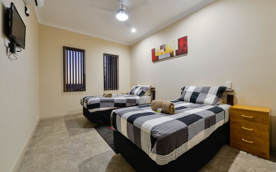 7 Kestrel Place – Pool and Jetty (Max 9m)