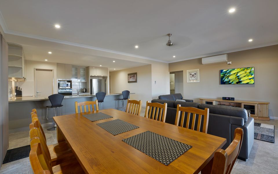 7 Kestrel Place – Pool and Jetty (Max 9m)