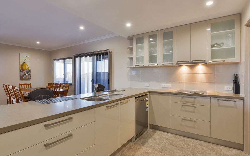 7 Kestrel Place – Pool and Jetty (Max 9m)