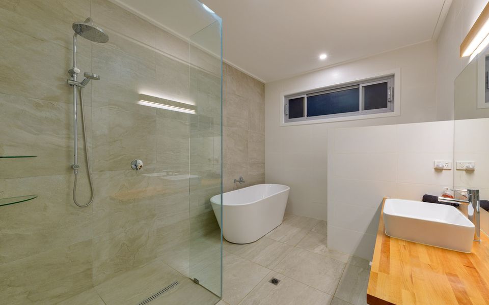 108 Madaffari Drive – 4 Person Spa