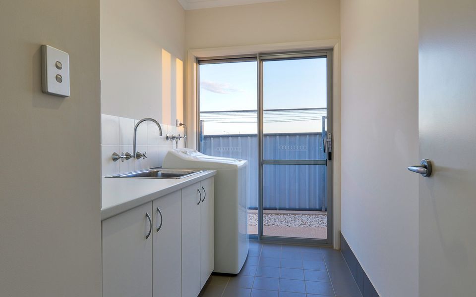 78 Madaffari Drive – Covered Pool and Jetty (Max 15m)