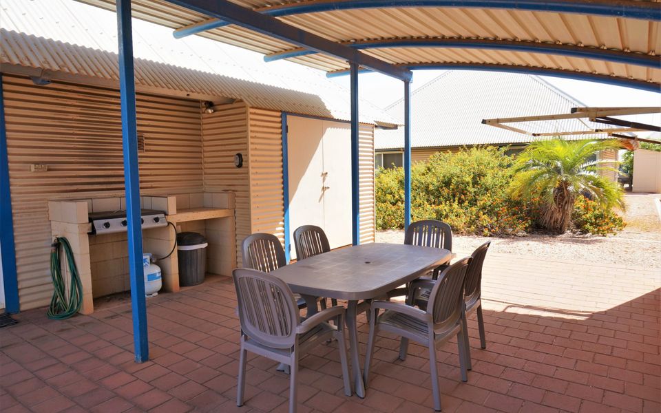 Osprey Holiday Village Unit 122/2 Bedroom