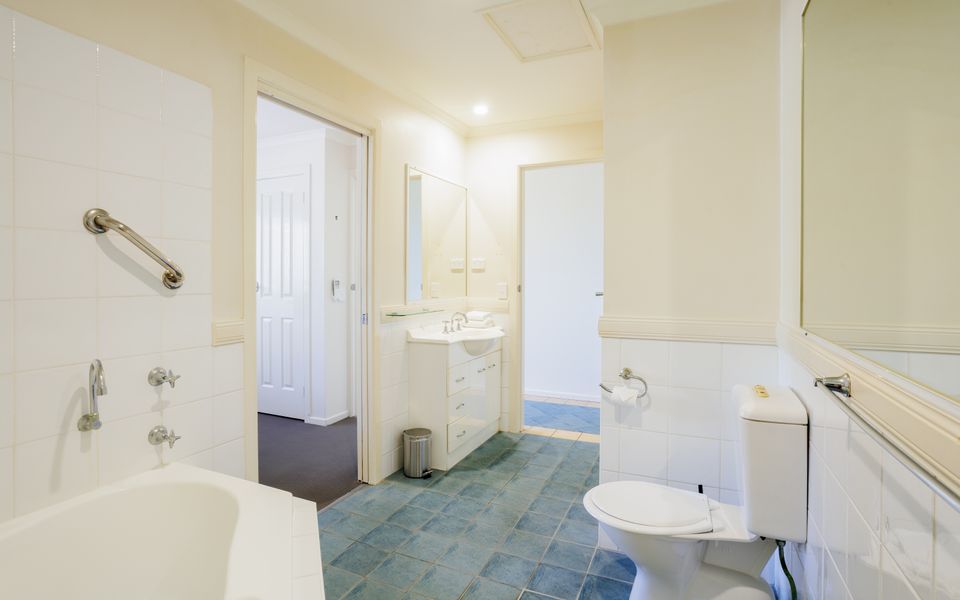 Shelly’s Misty Waves