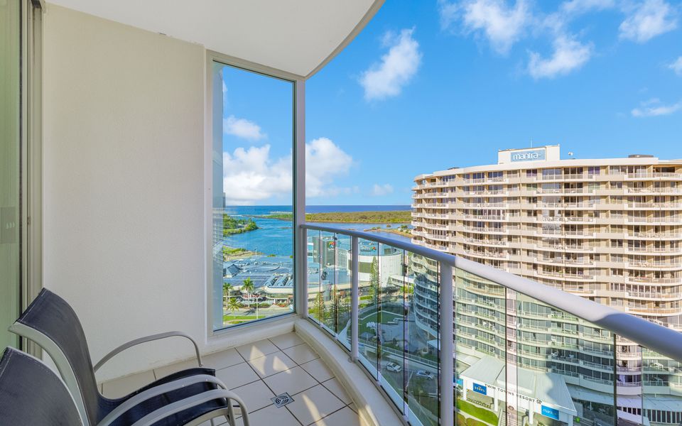 Reflections On The Sea Unit 1501a