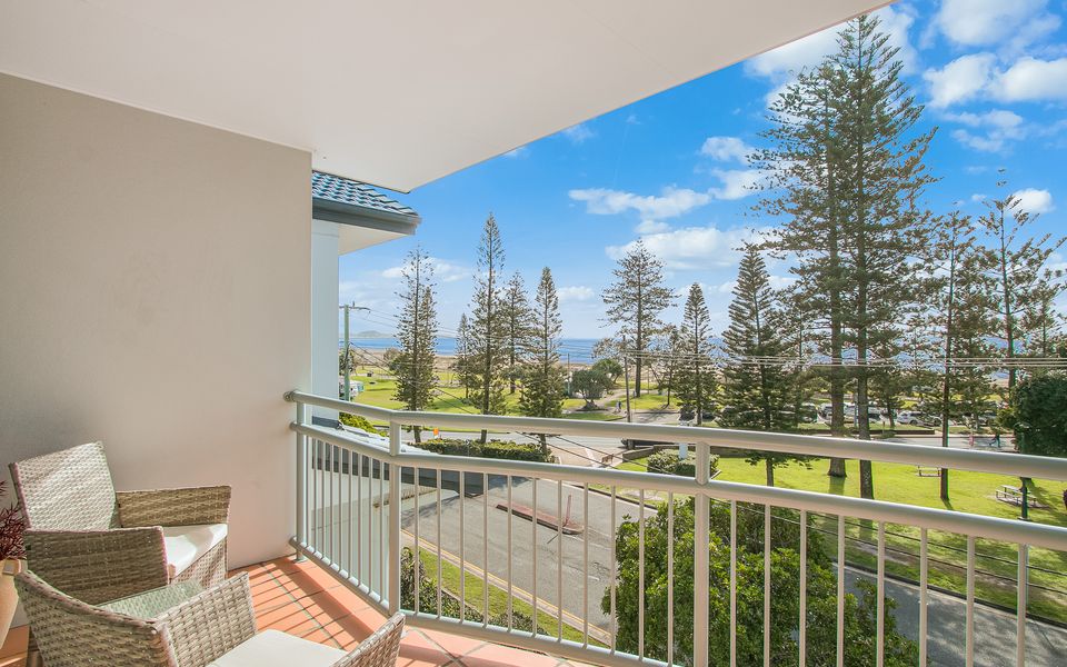 Kirra On The Beach Apartments Unit 304