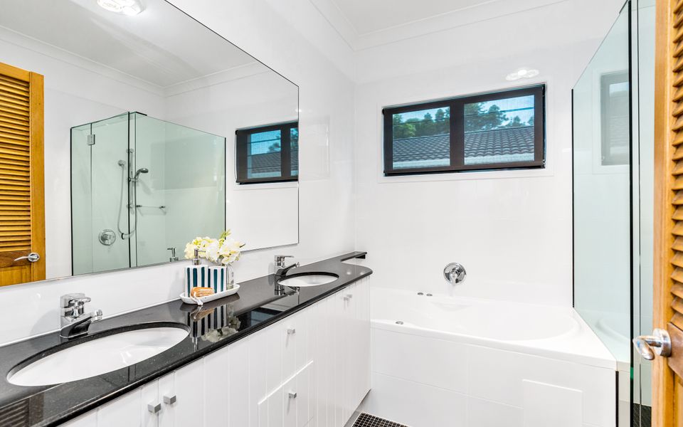 Luxurious Beachside Oasis with Ocean Views