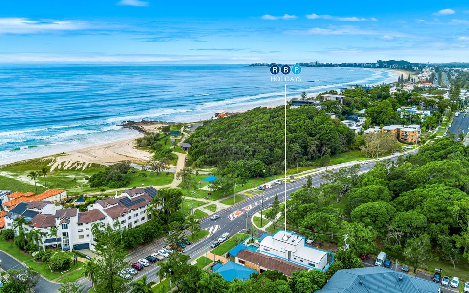 Luxurious Beachside Oasis with Ocean Views