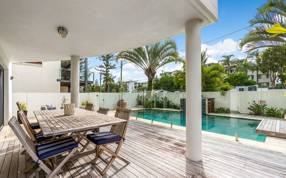 Luxurious Beachside Oasis with Ocean Views