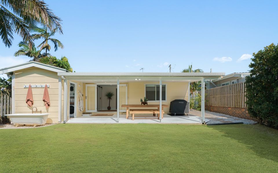 Sundaze at Fingal Heads