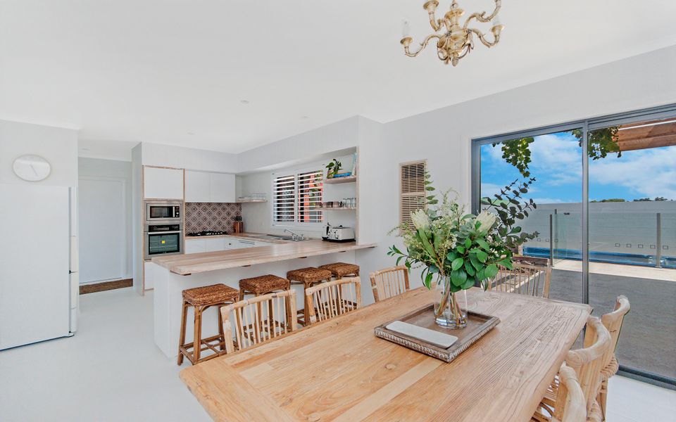 Kitchen / Dining Area