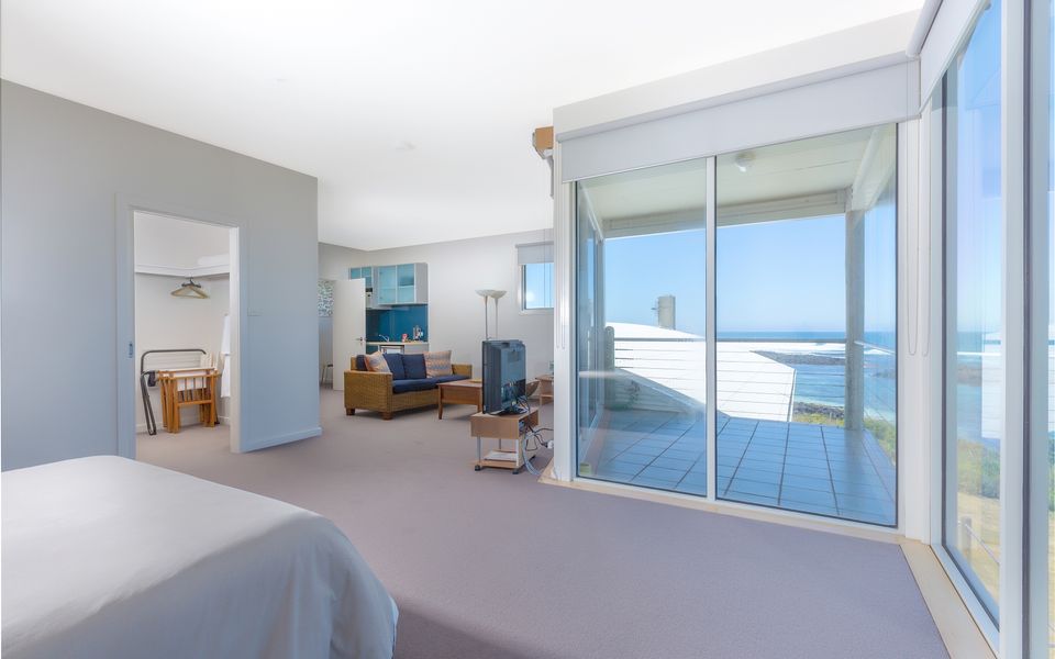 Wytonia 3 Penthouse Living / Bedroom