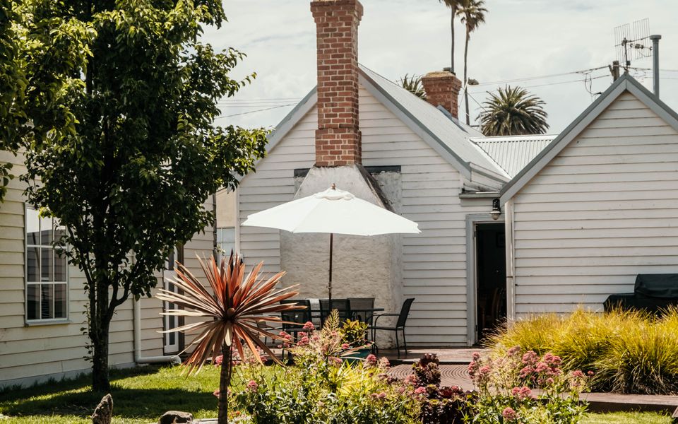 Candle Stick on Bank