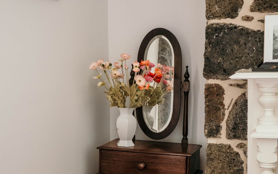 Candle Stick on Bank