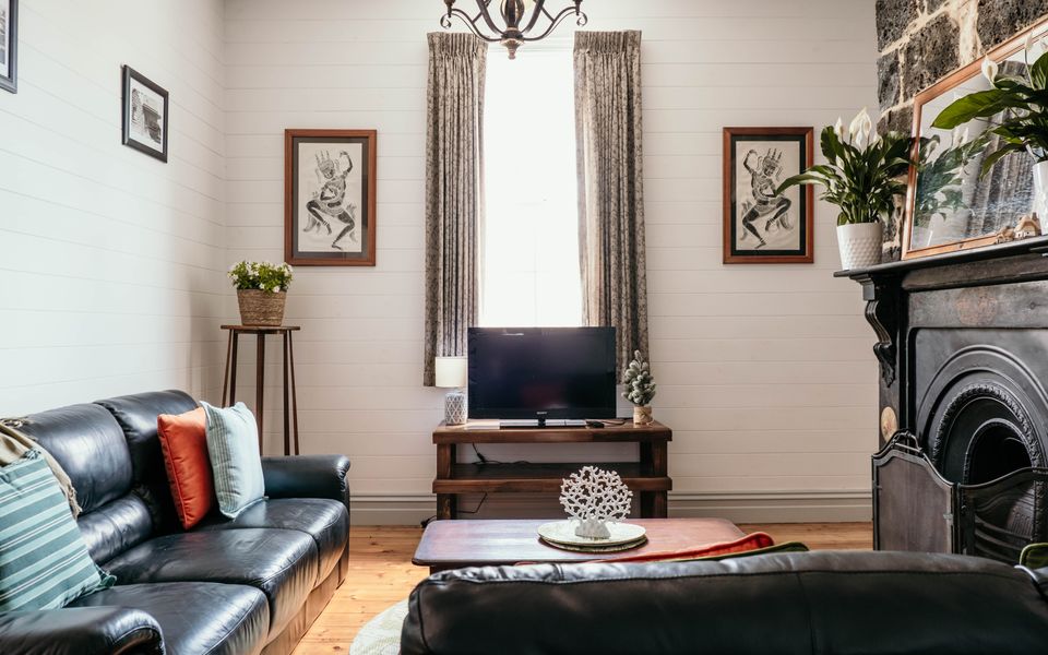 Candle Stick on Bank