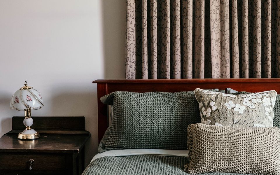 Candle Stick on Bank