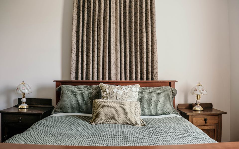 Candle Stick on Bank