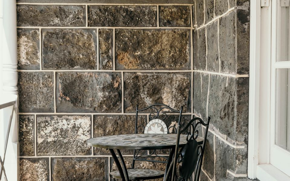 Candle Stick on Bank