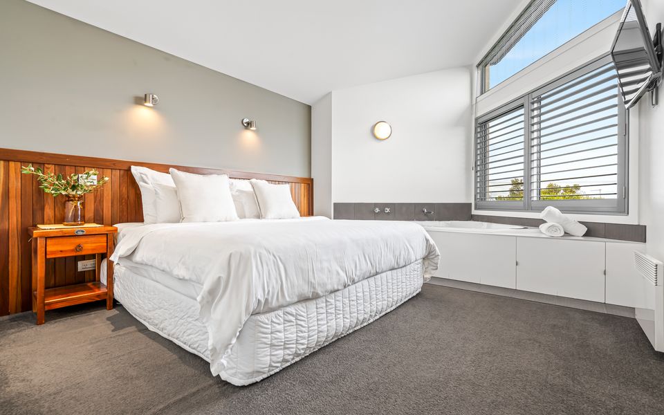 King Tide PENTHOUSE – 55 Philip