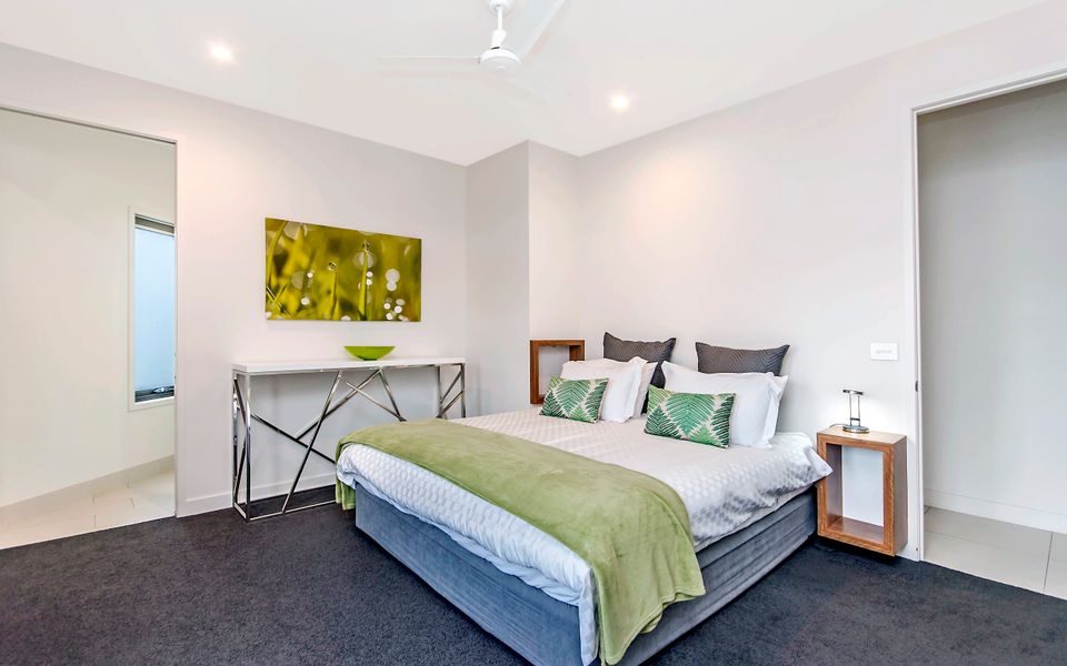 Master Bedroom / Bedroom 1